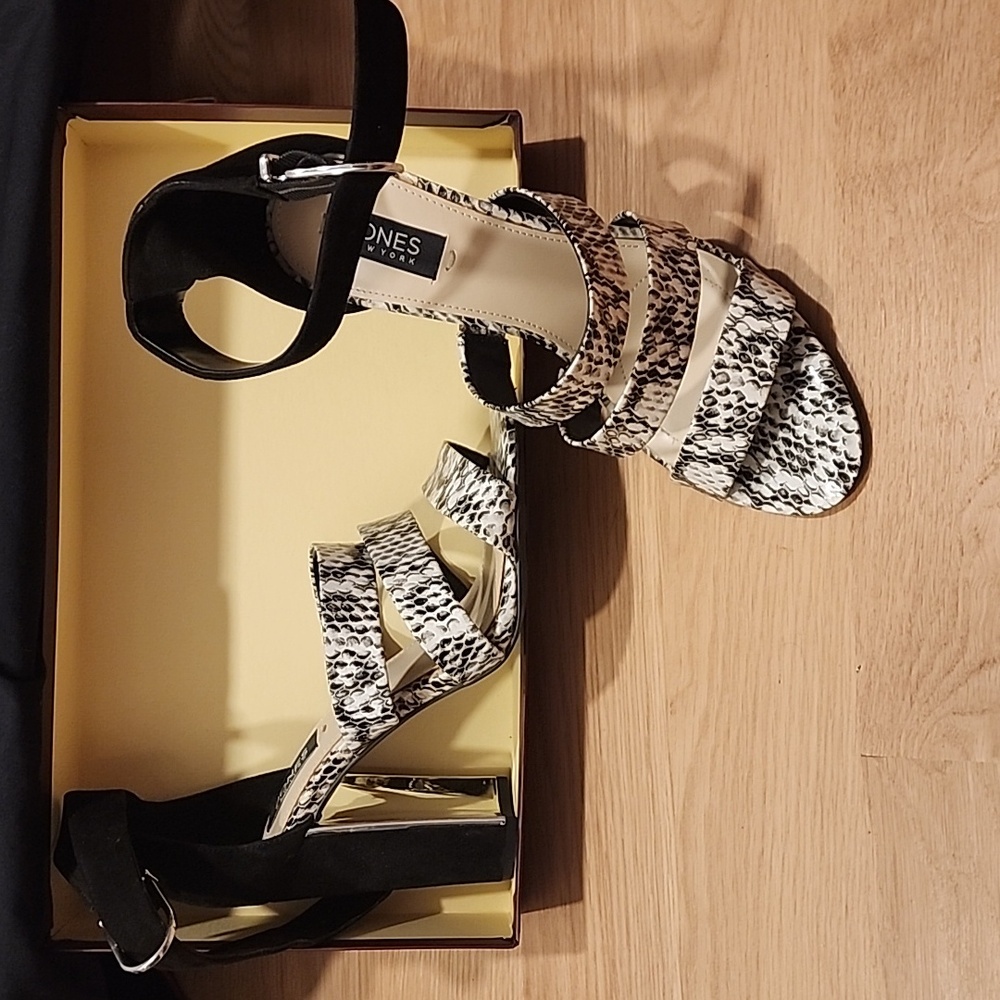 Shoes - sandals